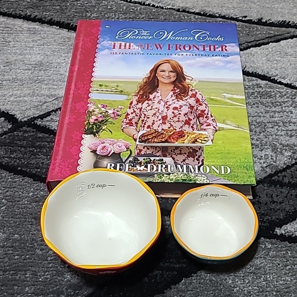 The Pioneer Woman Cooks- The New Frontier Cookbook & Bowls